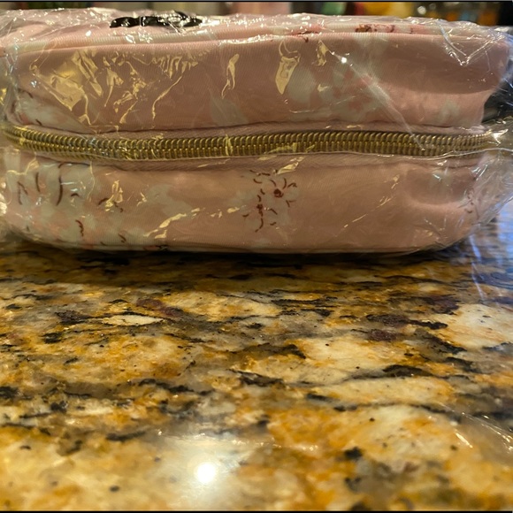 Yumi Kim hanging toiletry makeup cosmetic case - Picture 10 of 12